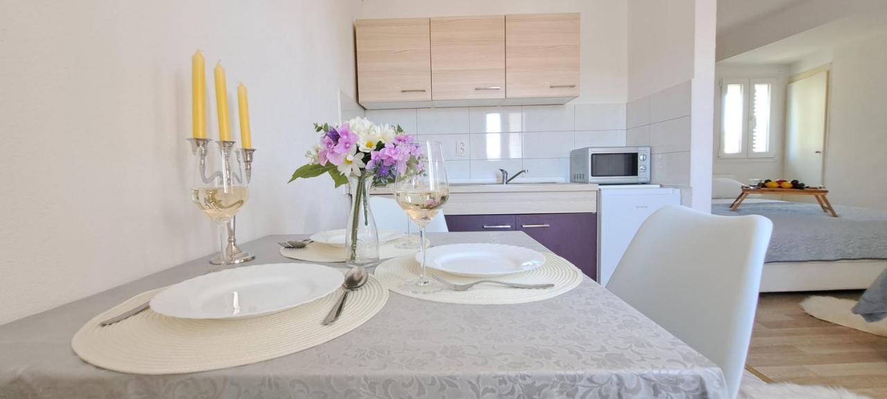 Old Town Tone Apartment *