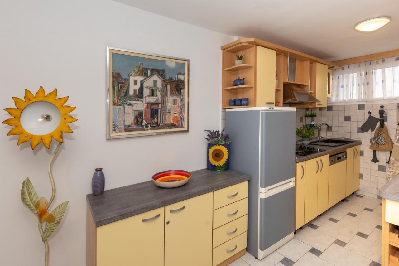 Apartman Spacious With Balcony & Walk To Old Town *