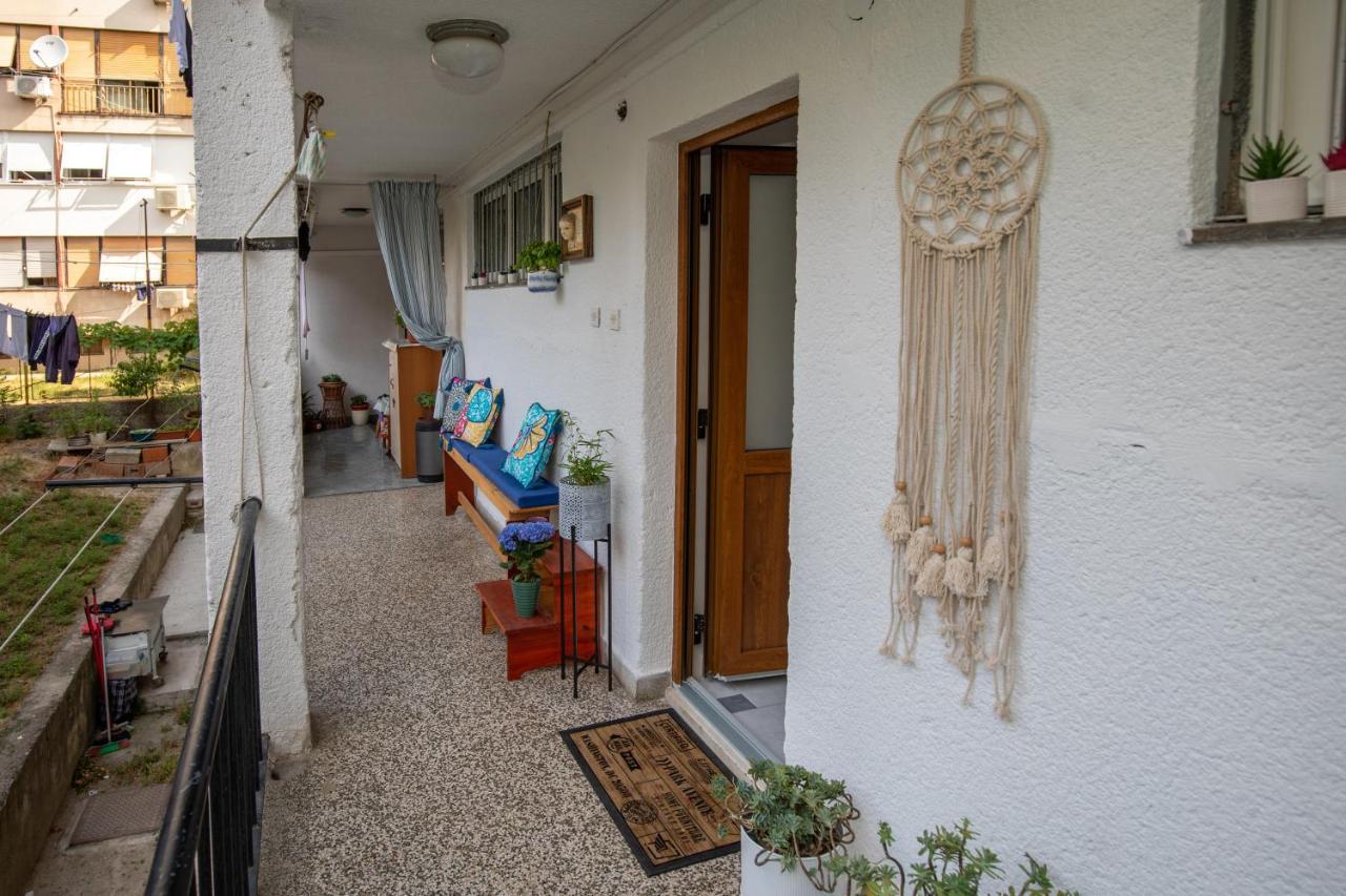 Spacious With Balcony & Walk To Old Town Apartman *