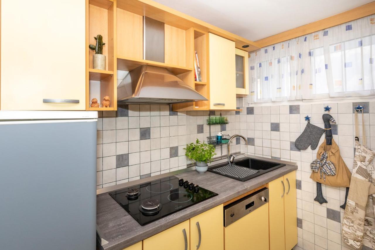 Spacious With Balcony & Walk To Old Town * Split