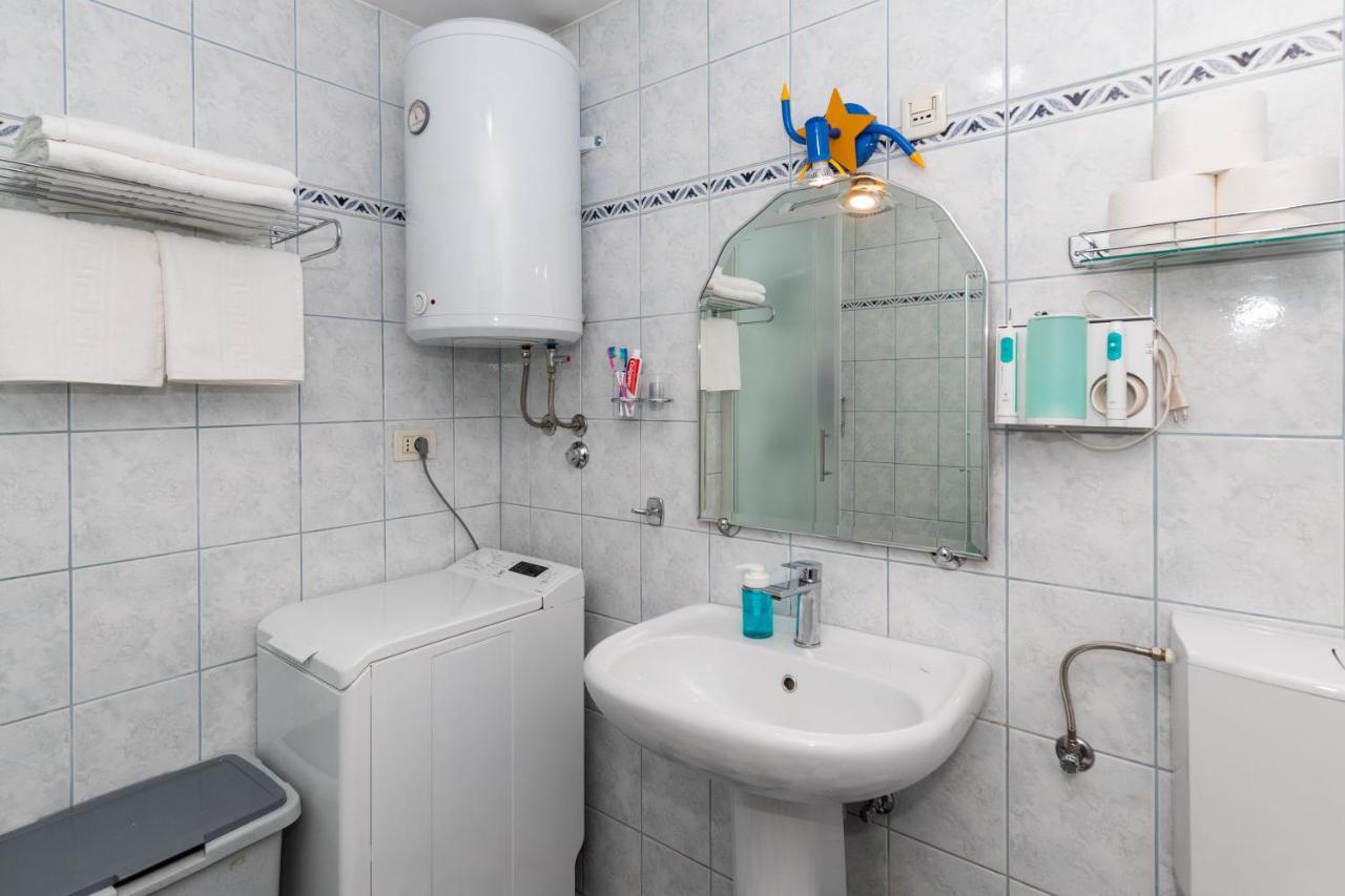 Spacious With Balcony & Walk To Old Town Split