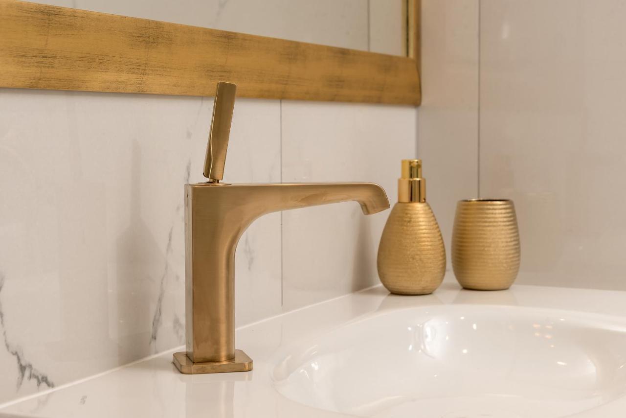 Apartment Golden Cell