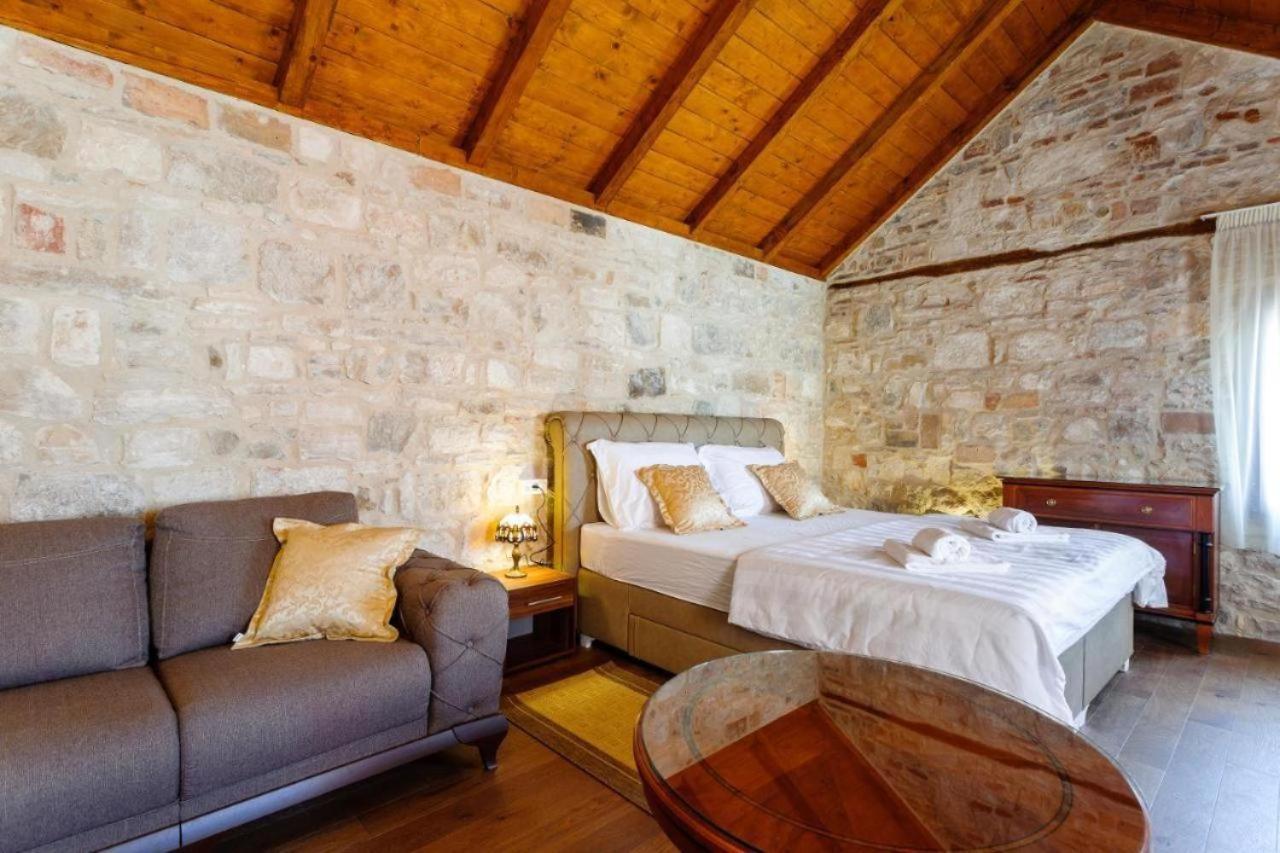 Piazza Square City Top Centre Apartment Split