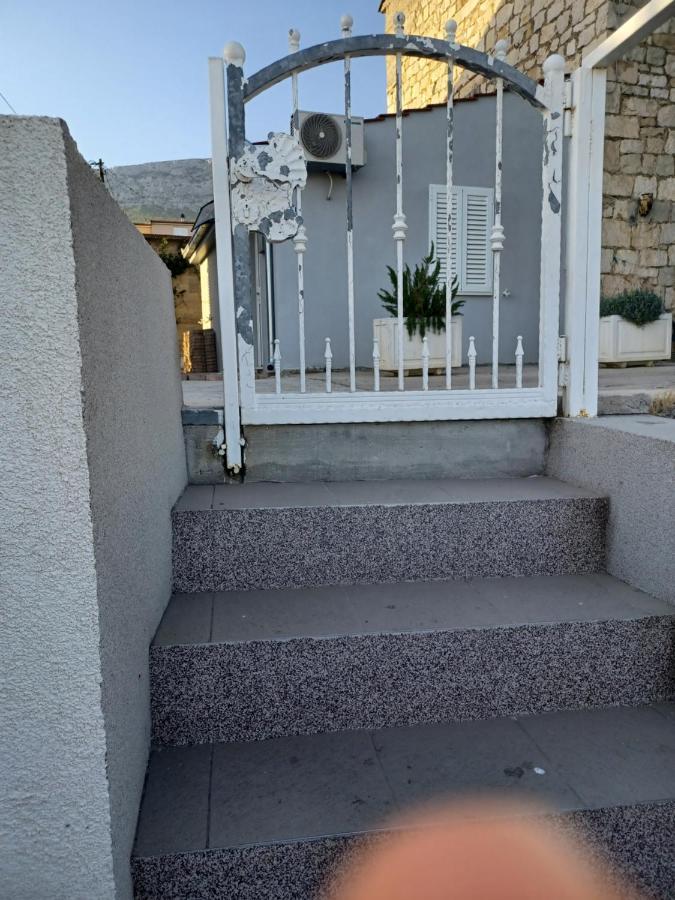 Stone * Split