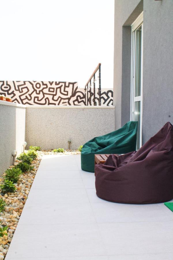 Appartement Cozy Seaside With Pool & Terrace