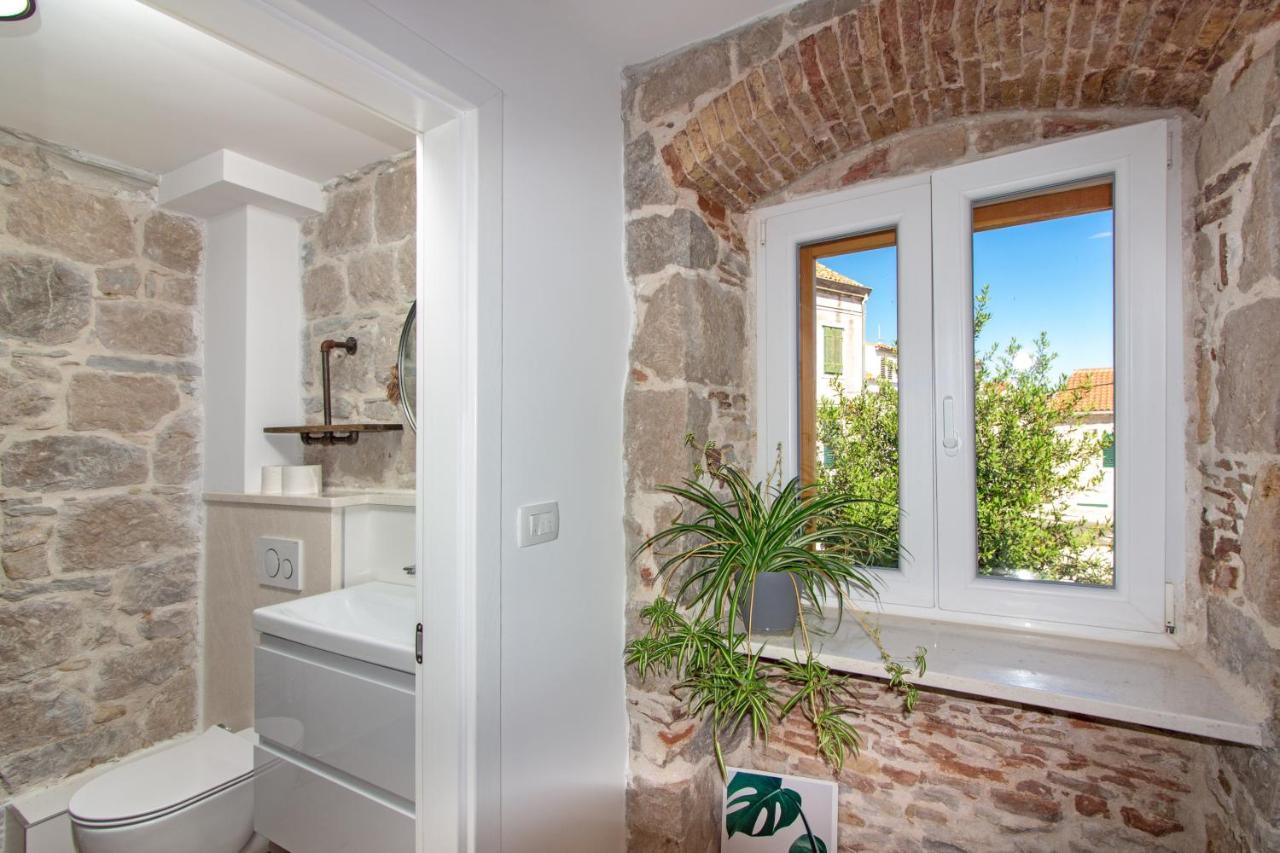 Maki Stone House - Parking On Request ! *