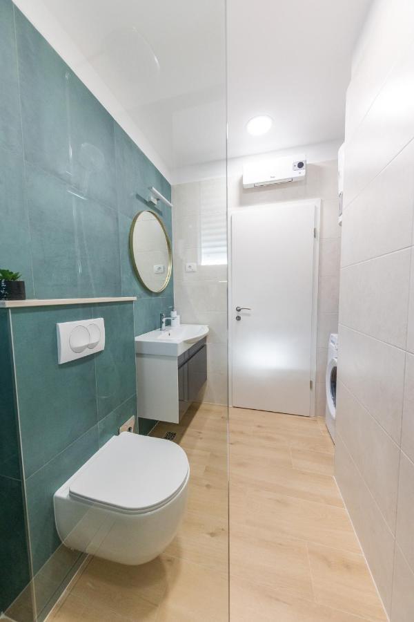 Thrill Apartment Split