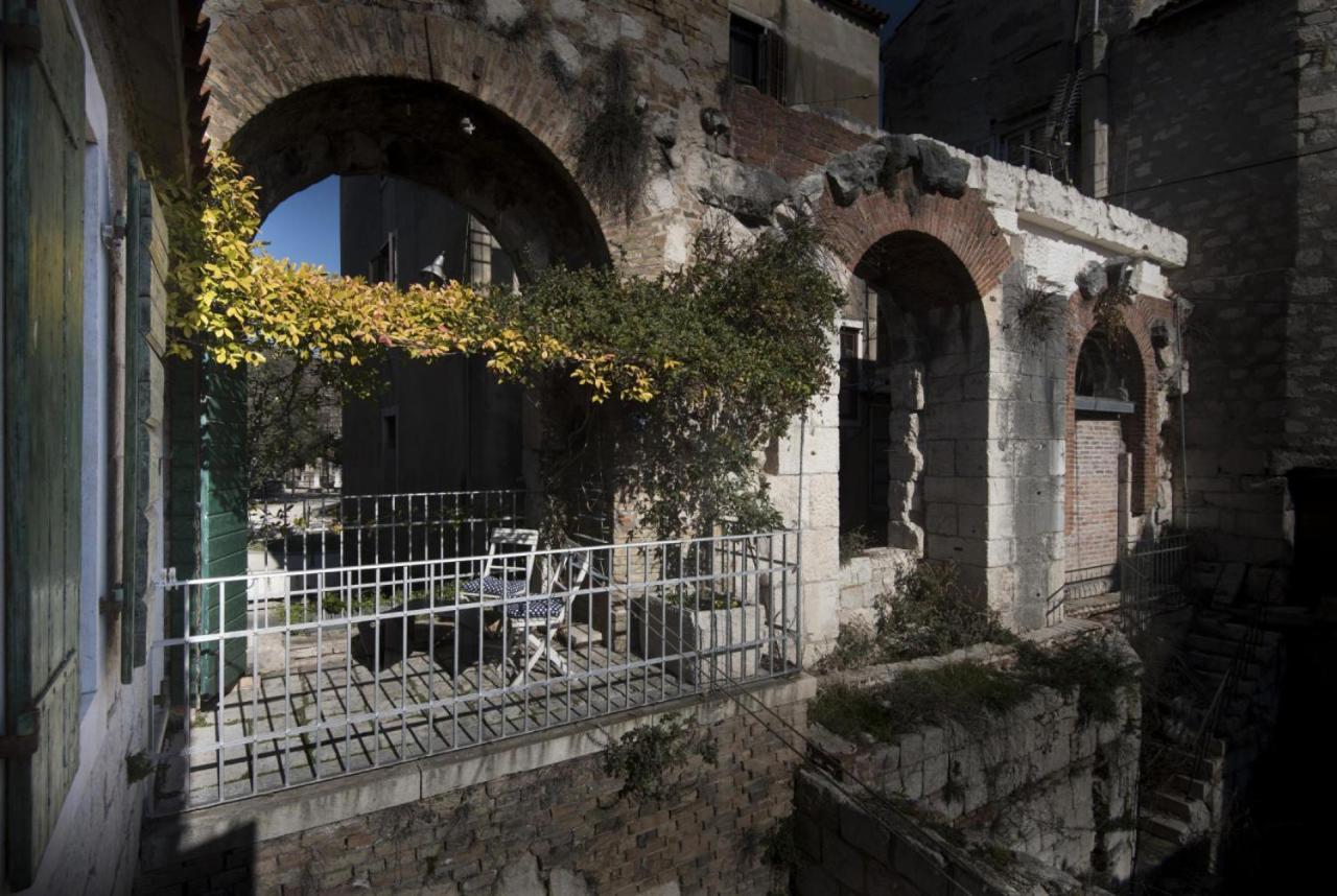 Apartamento La Divine- Captured By History Inside Palace Loft *