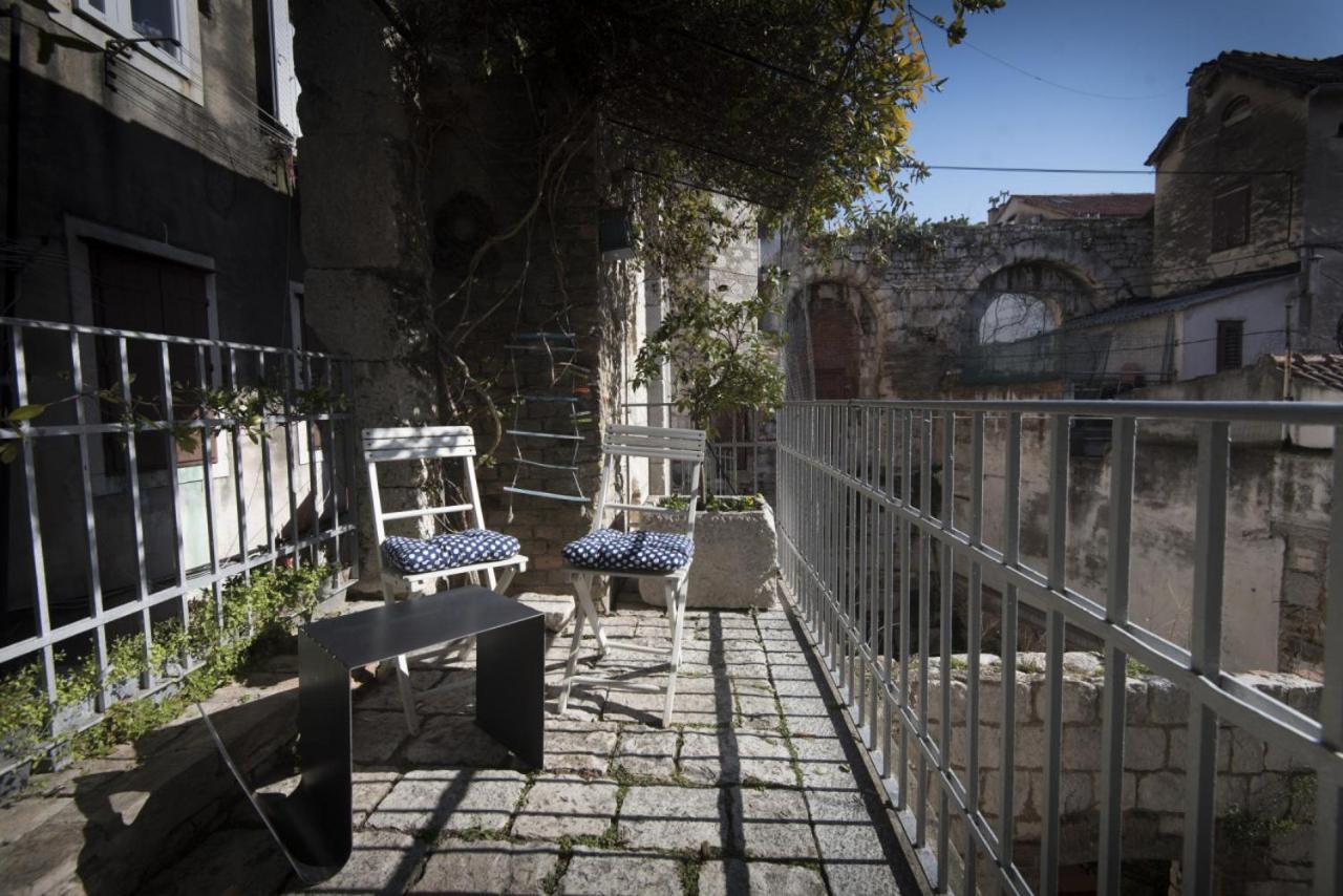 La Divine- Captured By History Inside Palace Loft Apartamento