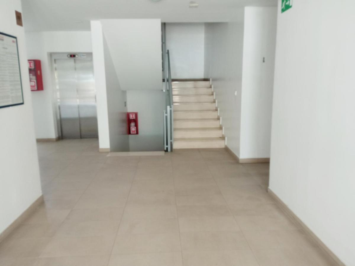 Great Apartment, Free Parking In The Garage, Znjan Apartamento