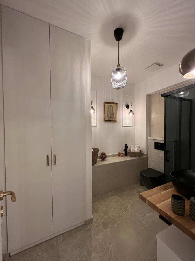 Apartment Place *