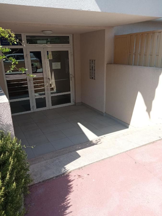 Great Apartment, Free Parking In The Garage, Znjan Apartamento *