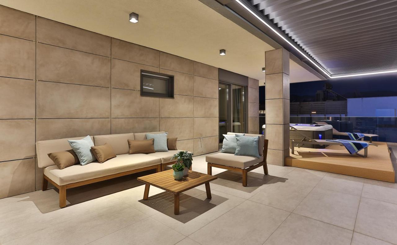 Luxury Penthouse V