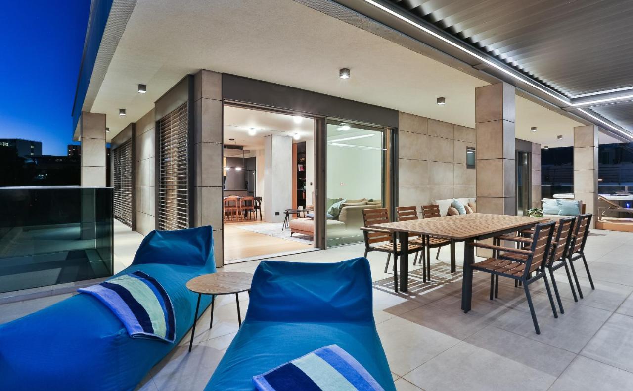 Luxury Penthouse V Apartment