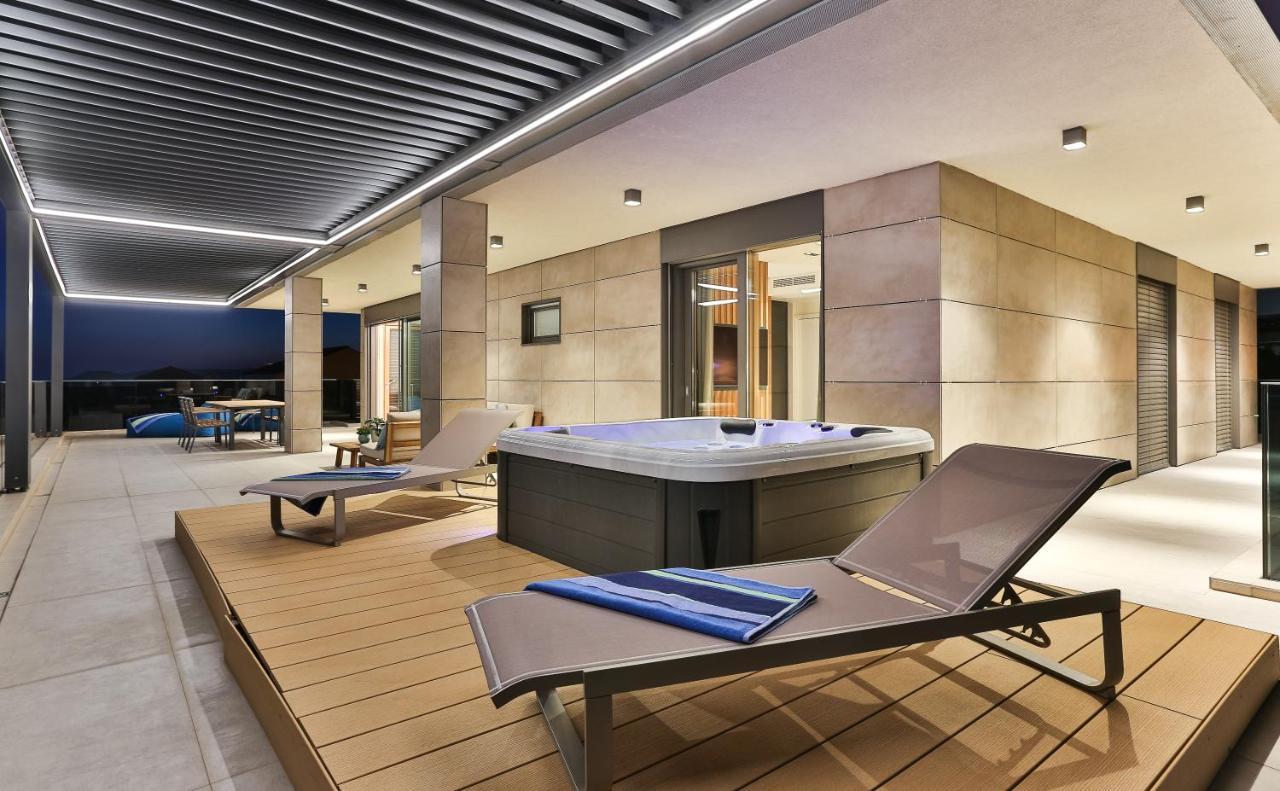 Luxury Penthouse V *