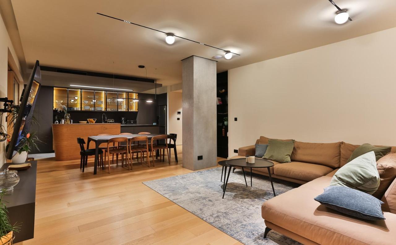 Luxury Penthouse V Split