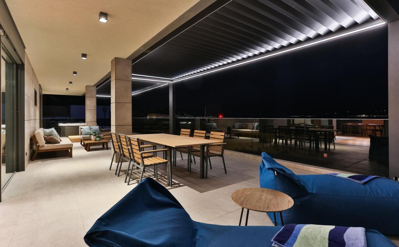 Luxury Penthouse V Apartment *