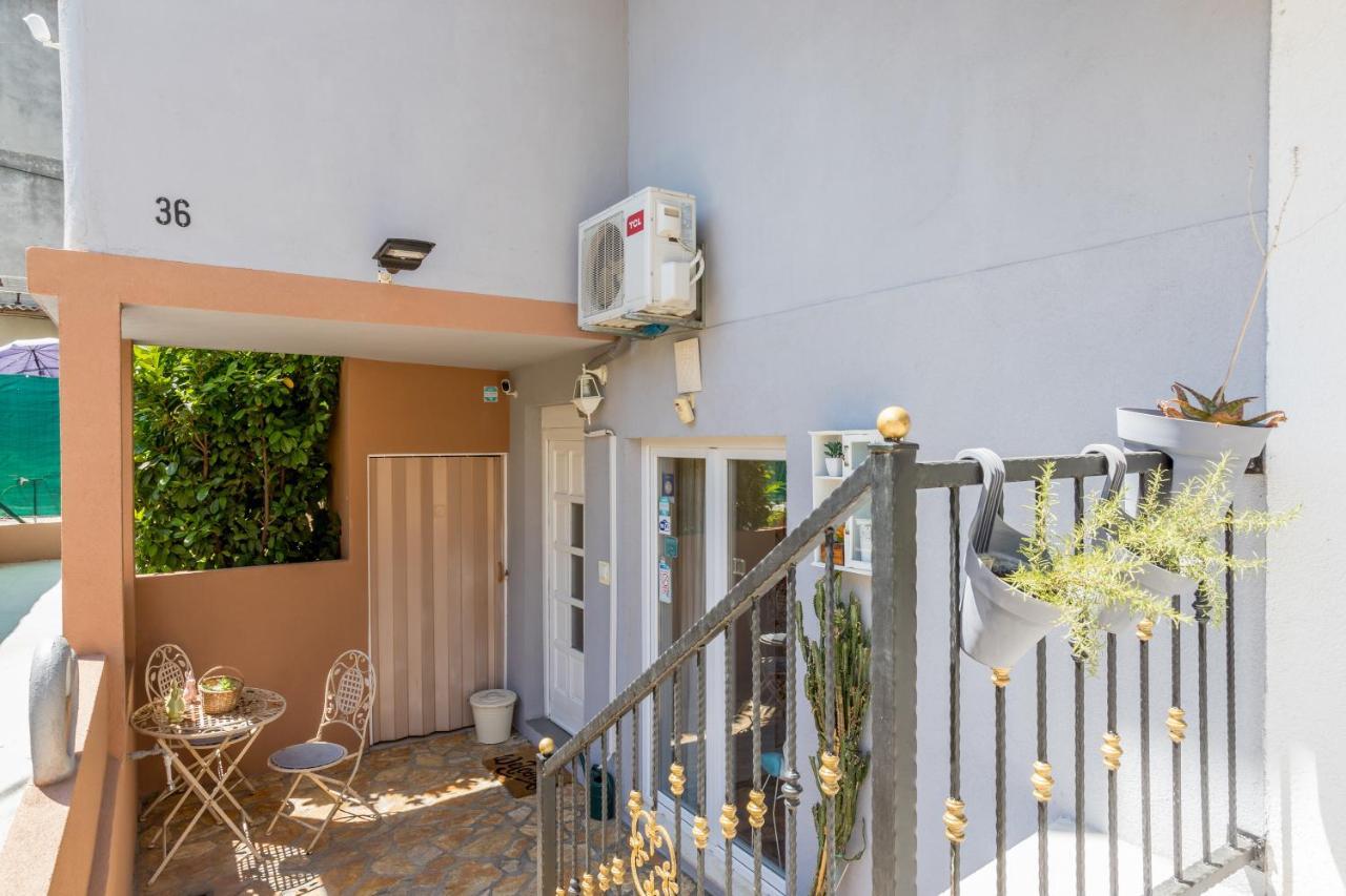 Dalmatian 230m2 With Pool And Garden Near The Old Town For Families Apartment Split