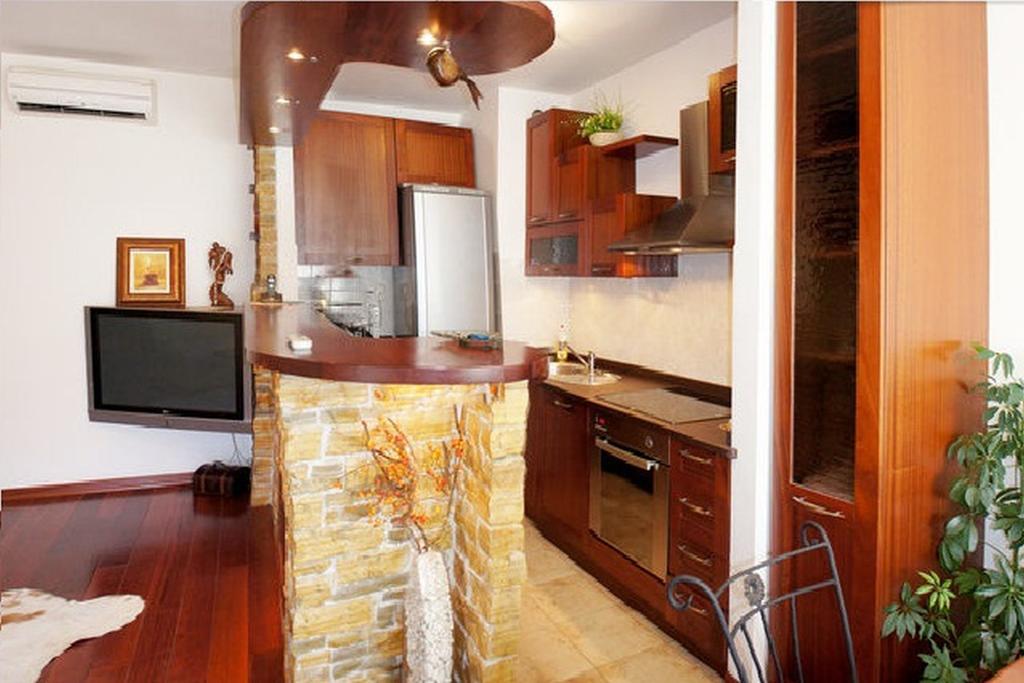View Apartment *