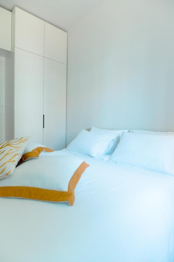Franco's Spacious - Great Location