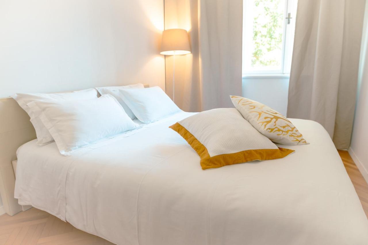 Franco's Spacious - Great Location Apartment