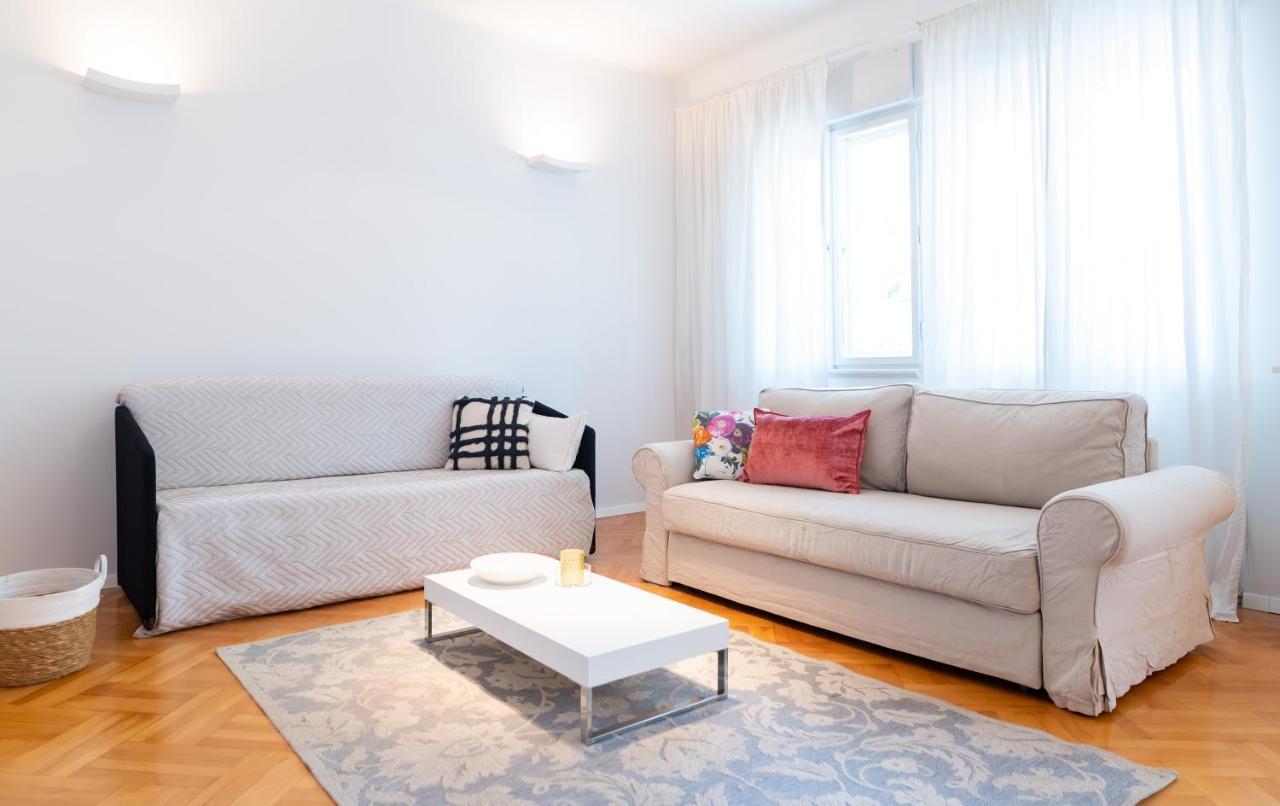 Franco's Spacious - Great Location