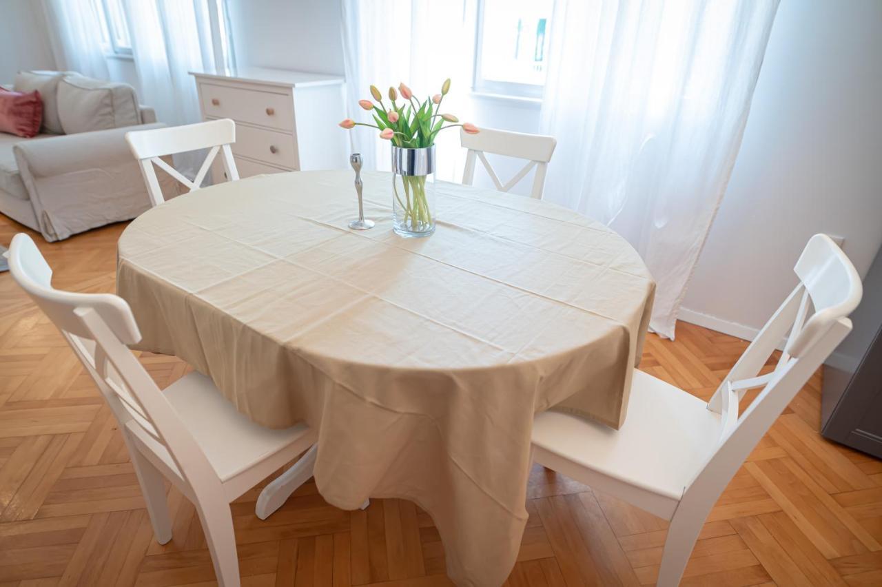 Franco's Spacious - Great Location