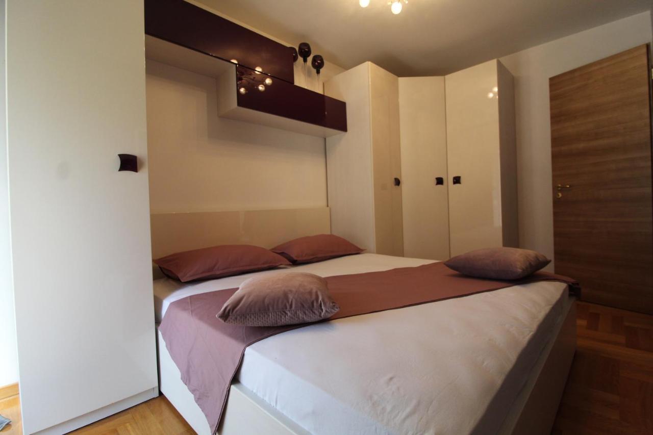 Macadamia With Garage Parking Apartamento Split