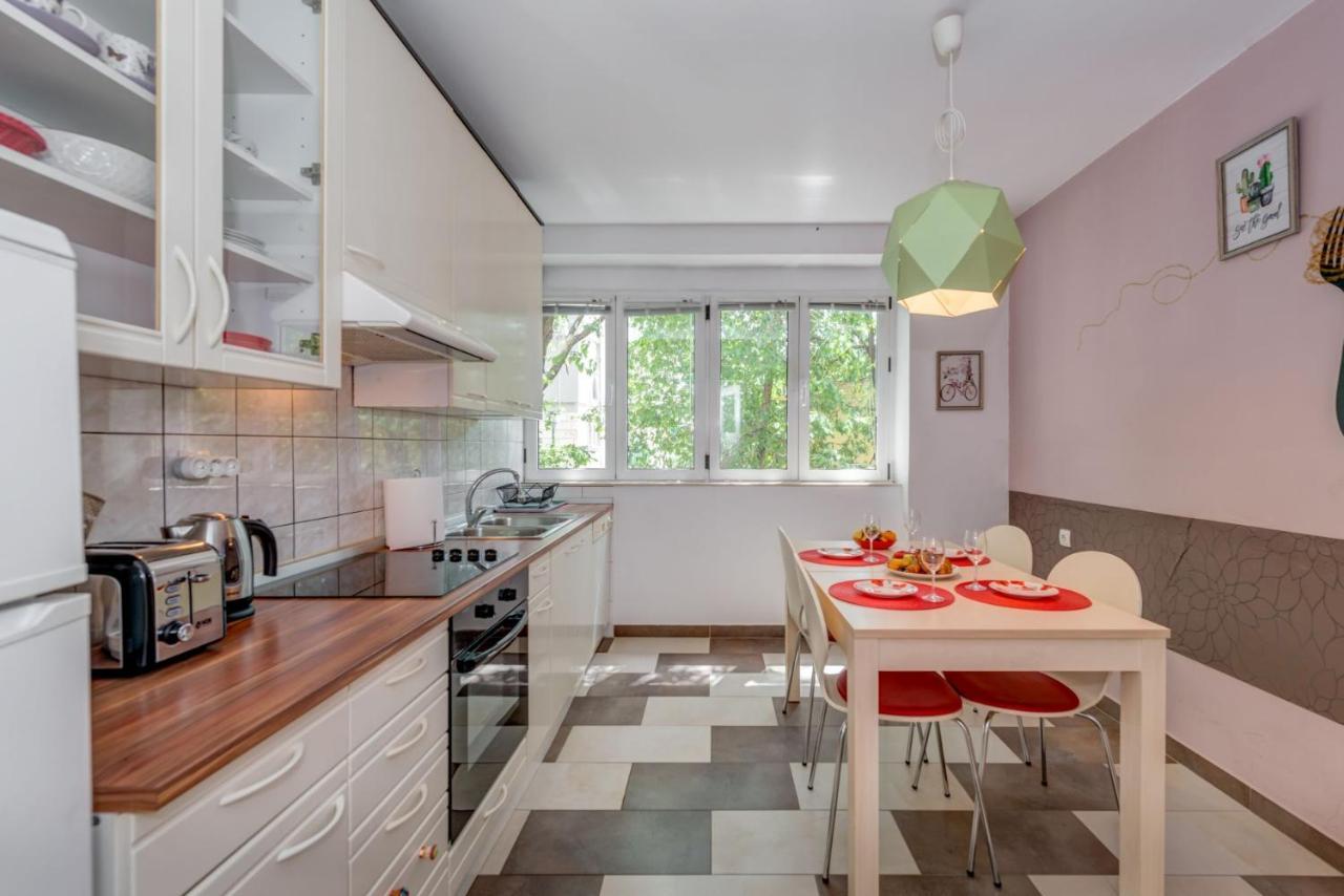 Lct City Nest Apartment Split