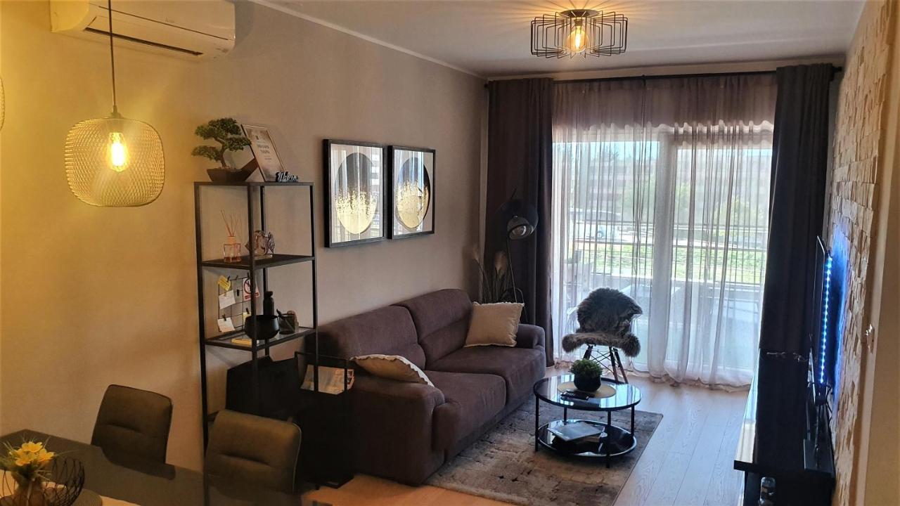 Luxury 4seasons With Garage Split