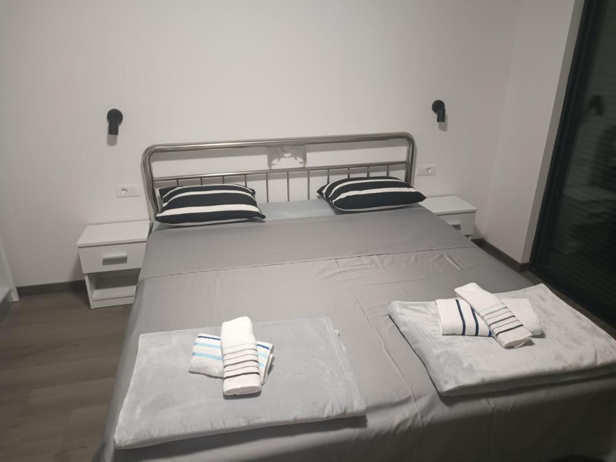 Nicol Apartment *