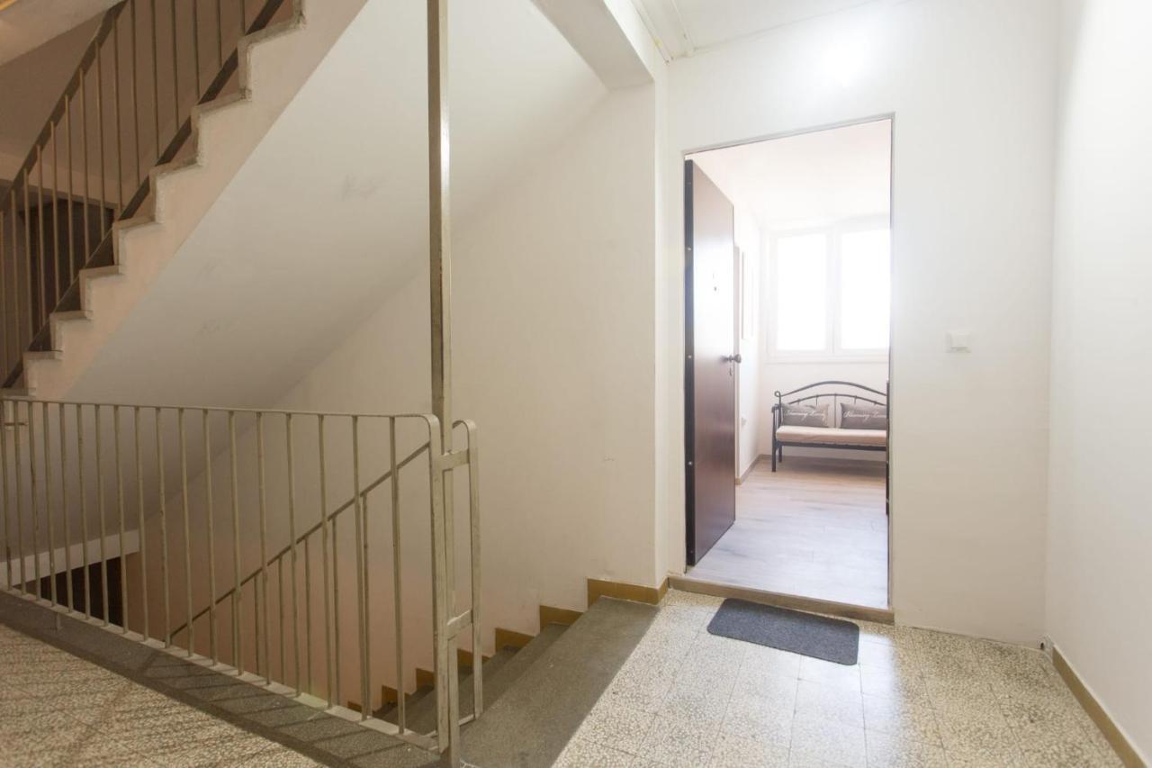 Split Apartment Apartment