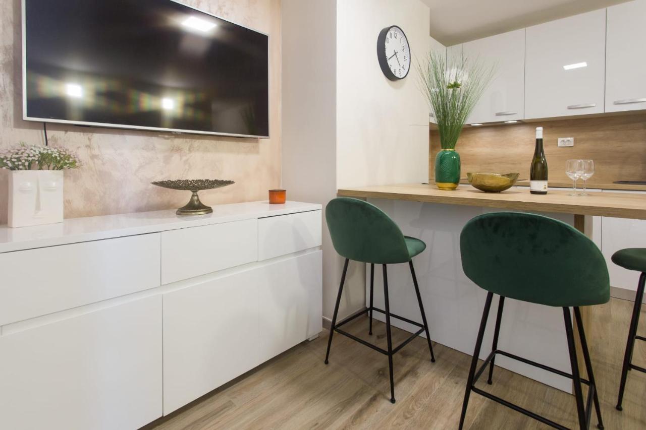 Split Apartment Apartment