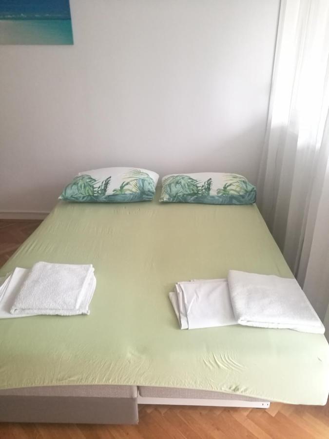 Ostanak kod kuće Pretty Big Double Bed With Balcony *