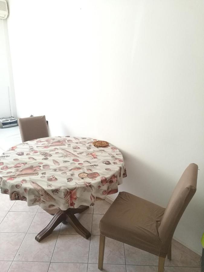 Pretty Big Double Bed With Balcony Ostanak kod kuće