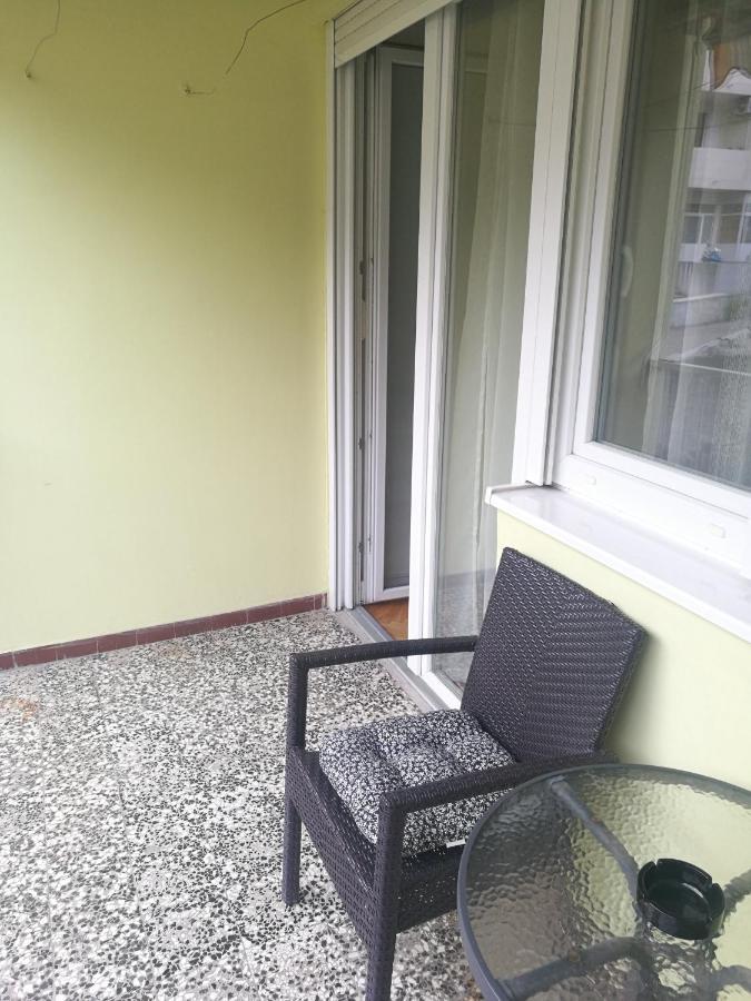 Pretty Big Double Bed With Balcony