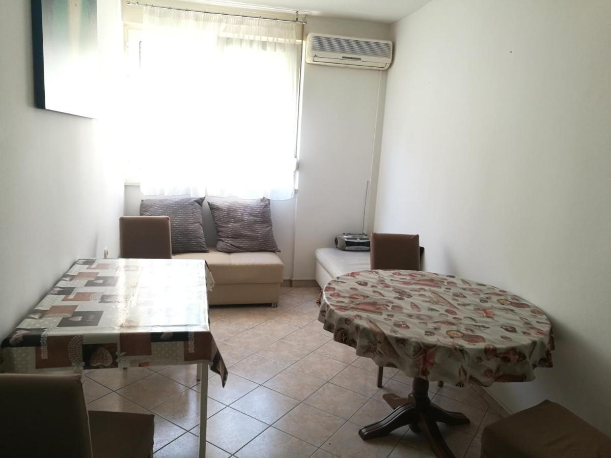 Pretty Big Double Bed With Balcony Ostanak kod kuće