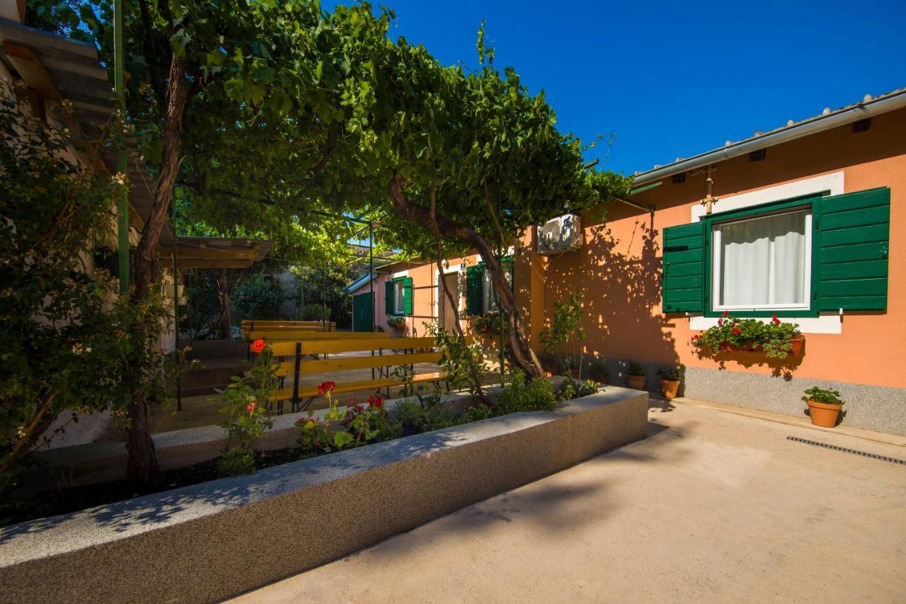 Odrina Apartment *