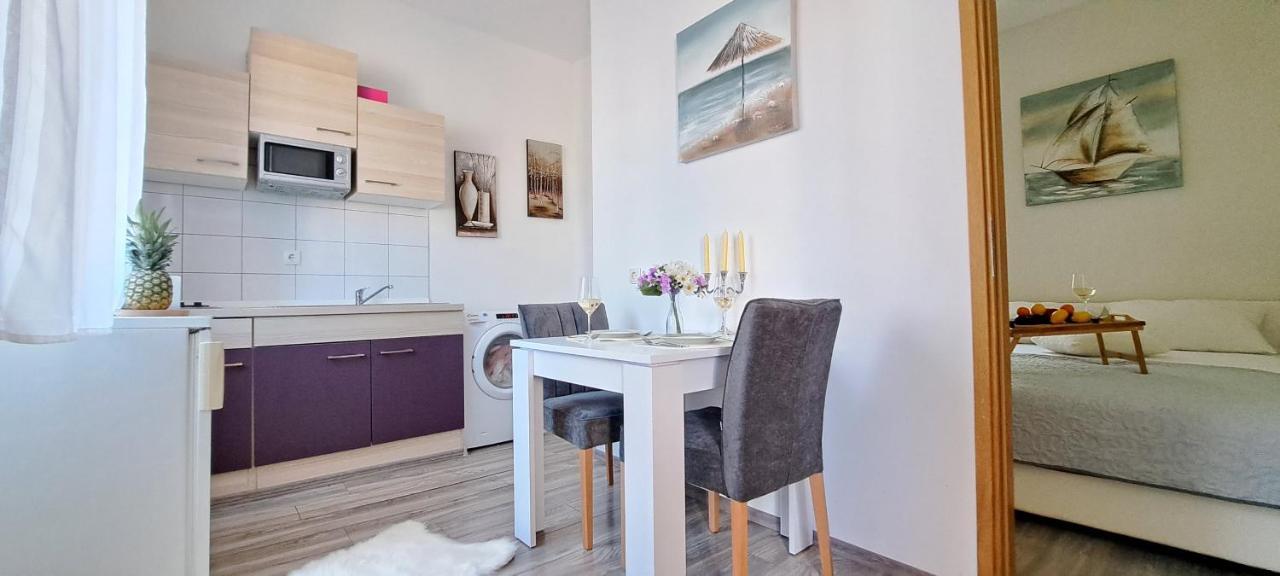 Old Town Tone Apartment *