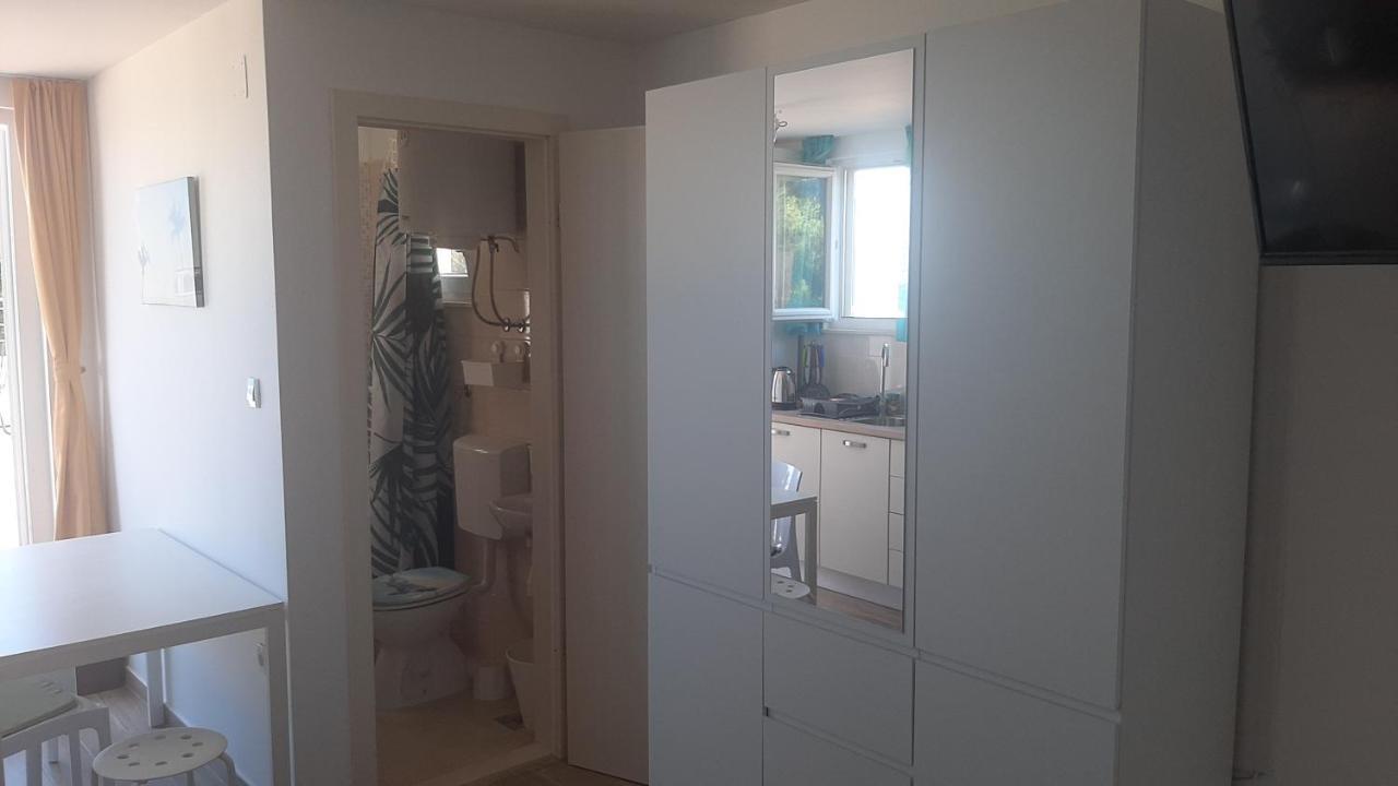 Old Captain's - In A Pine Wood By The Sea And Tennis Courts Appartement Split