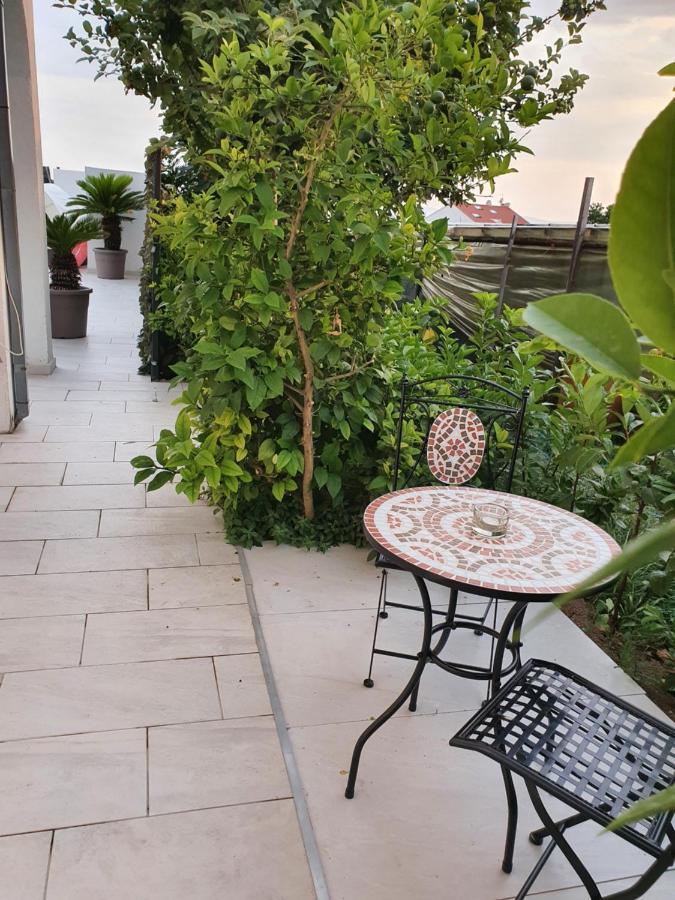 Anja Lux, Apartamento Split