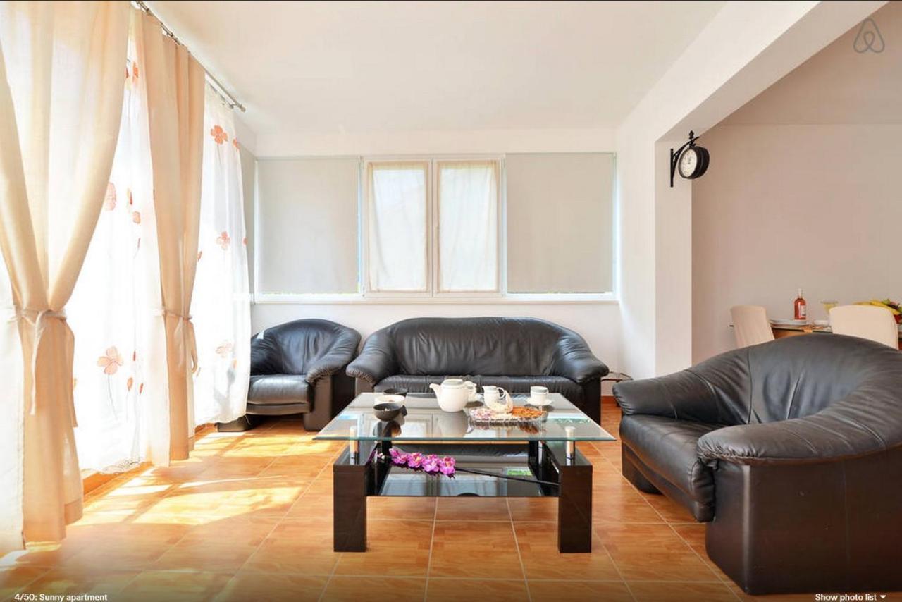 Holiday House *