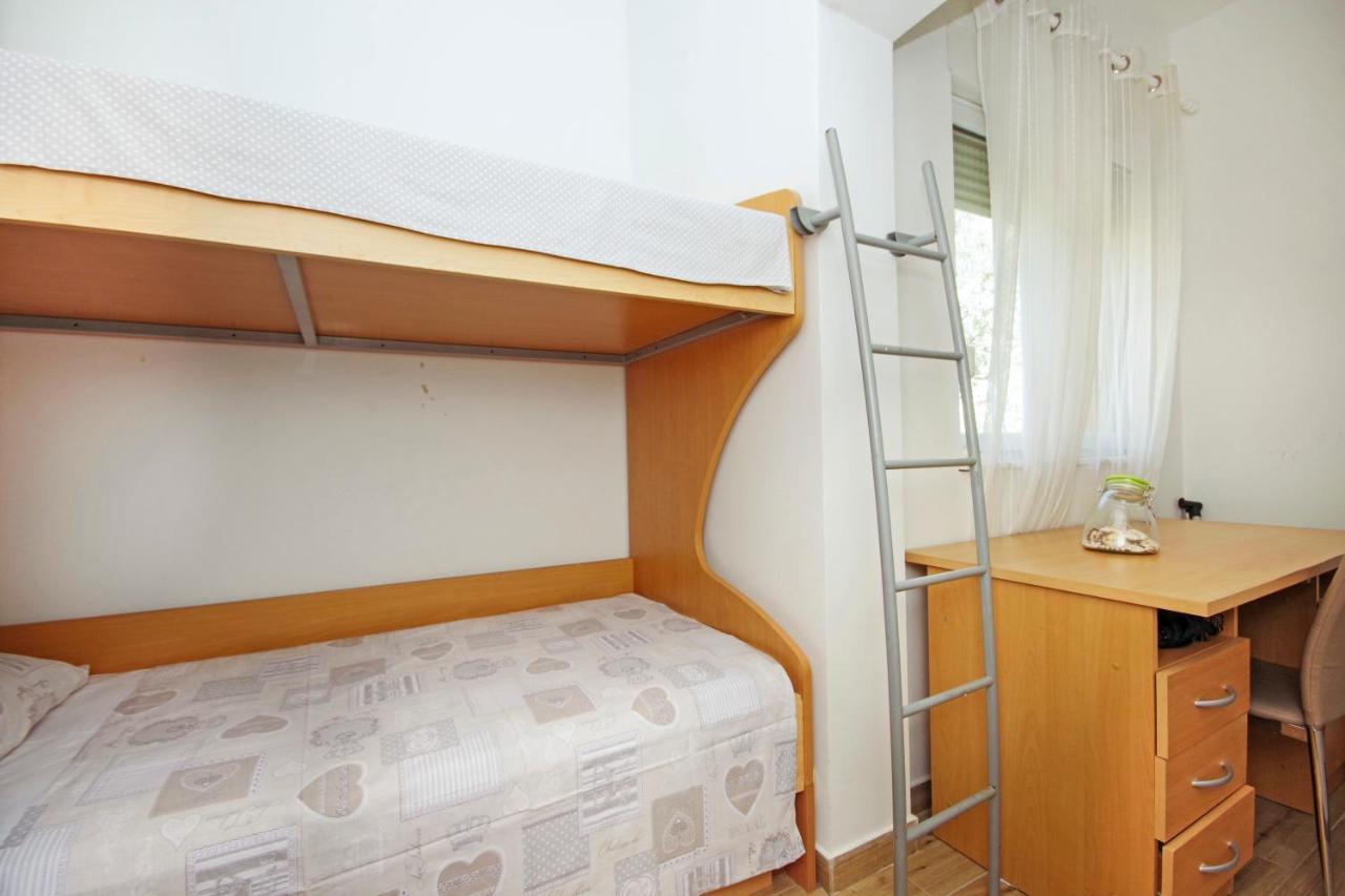 Holiday House