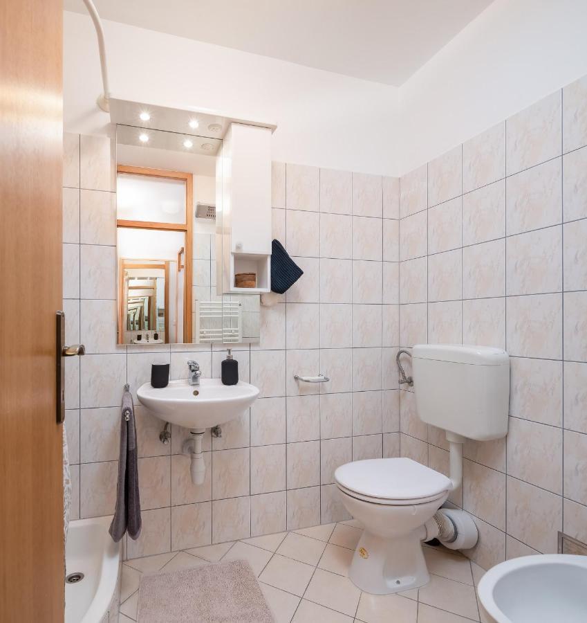 Apartamento Zenta With Terrace And Sea View, 4 Min Walk To The Split