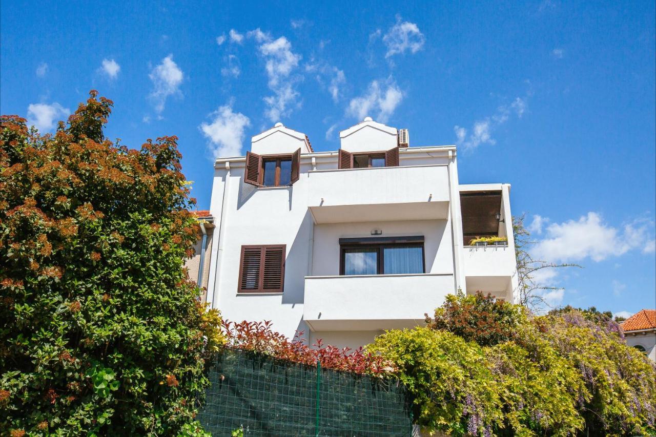 Nives In The Center - Free Parking Apartamento *