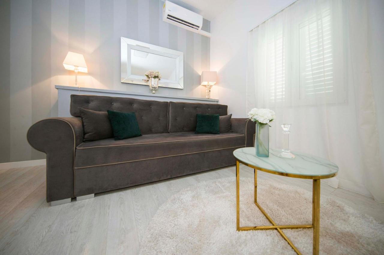 Lux Garden Luxury Apartment Split