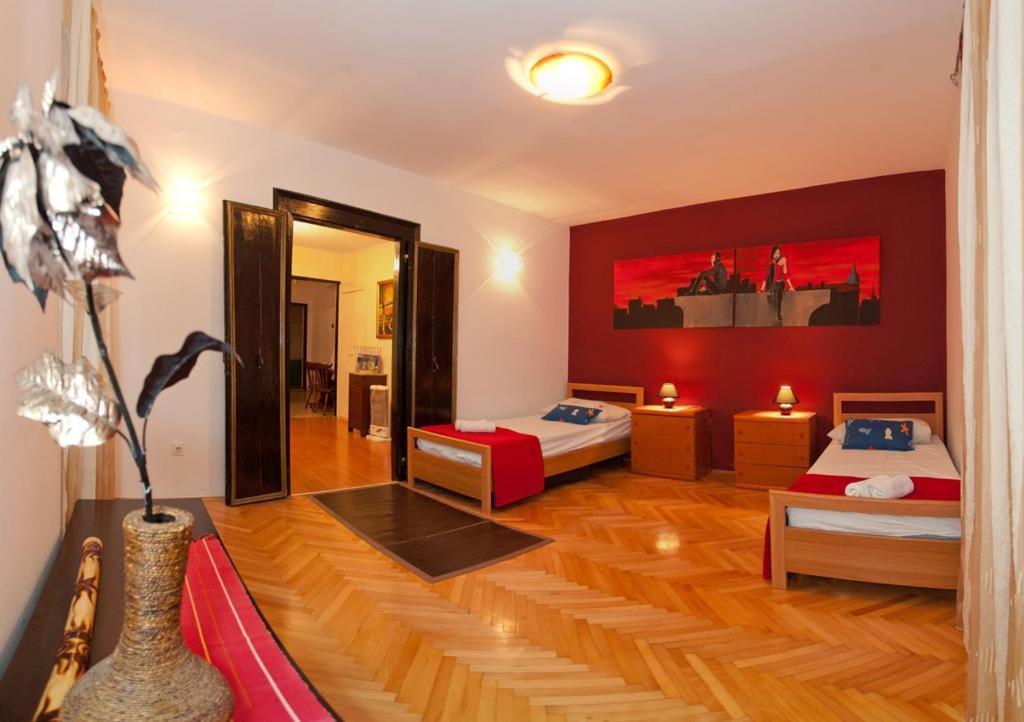 North Apartment *