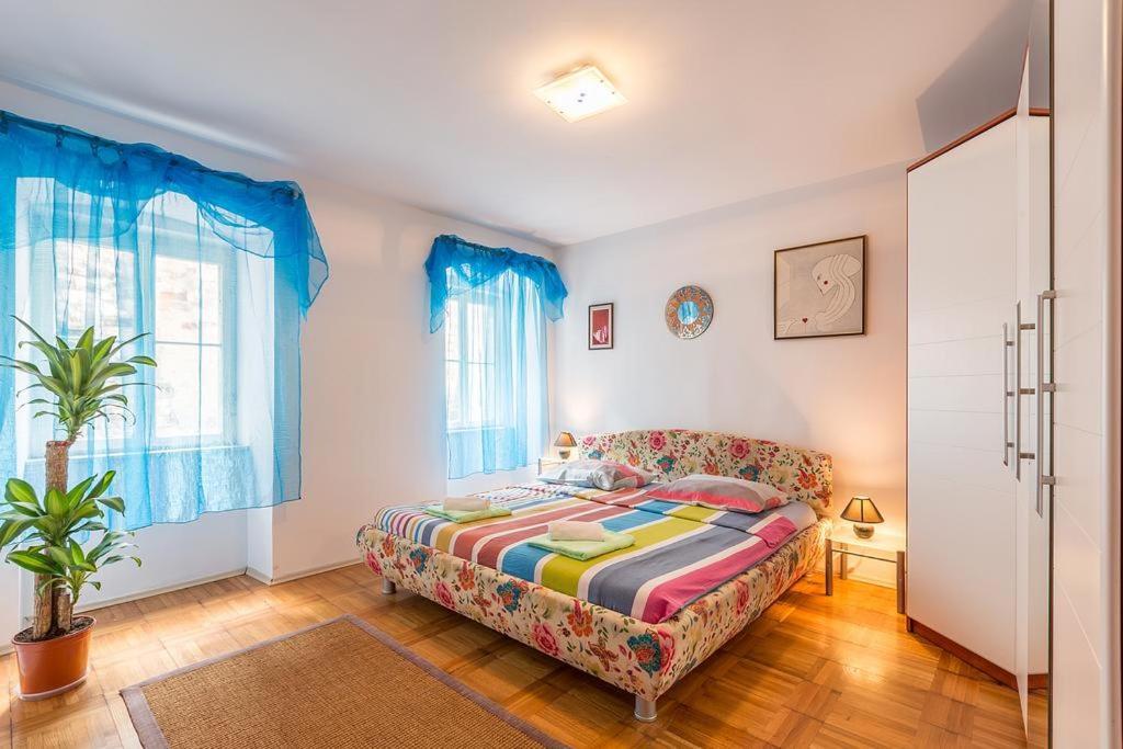 North Apartment Split