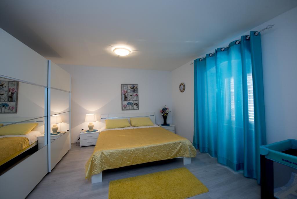 Apartment Dea Split