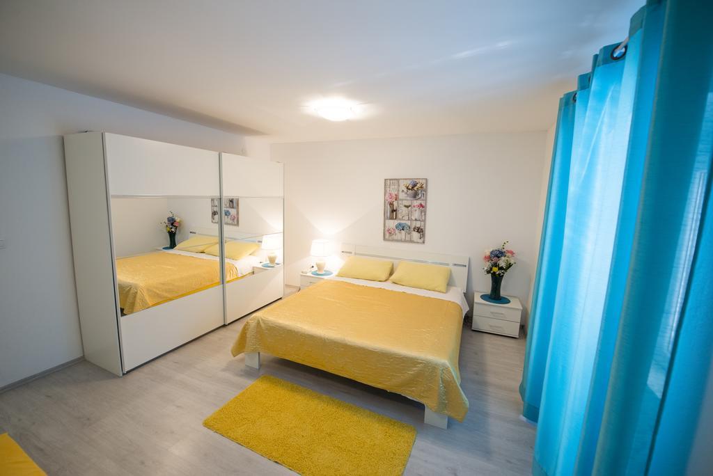 Apartment Dea Split